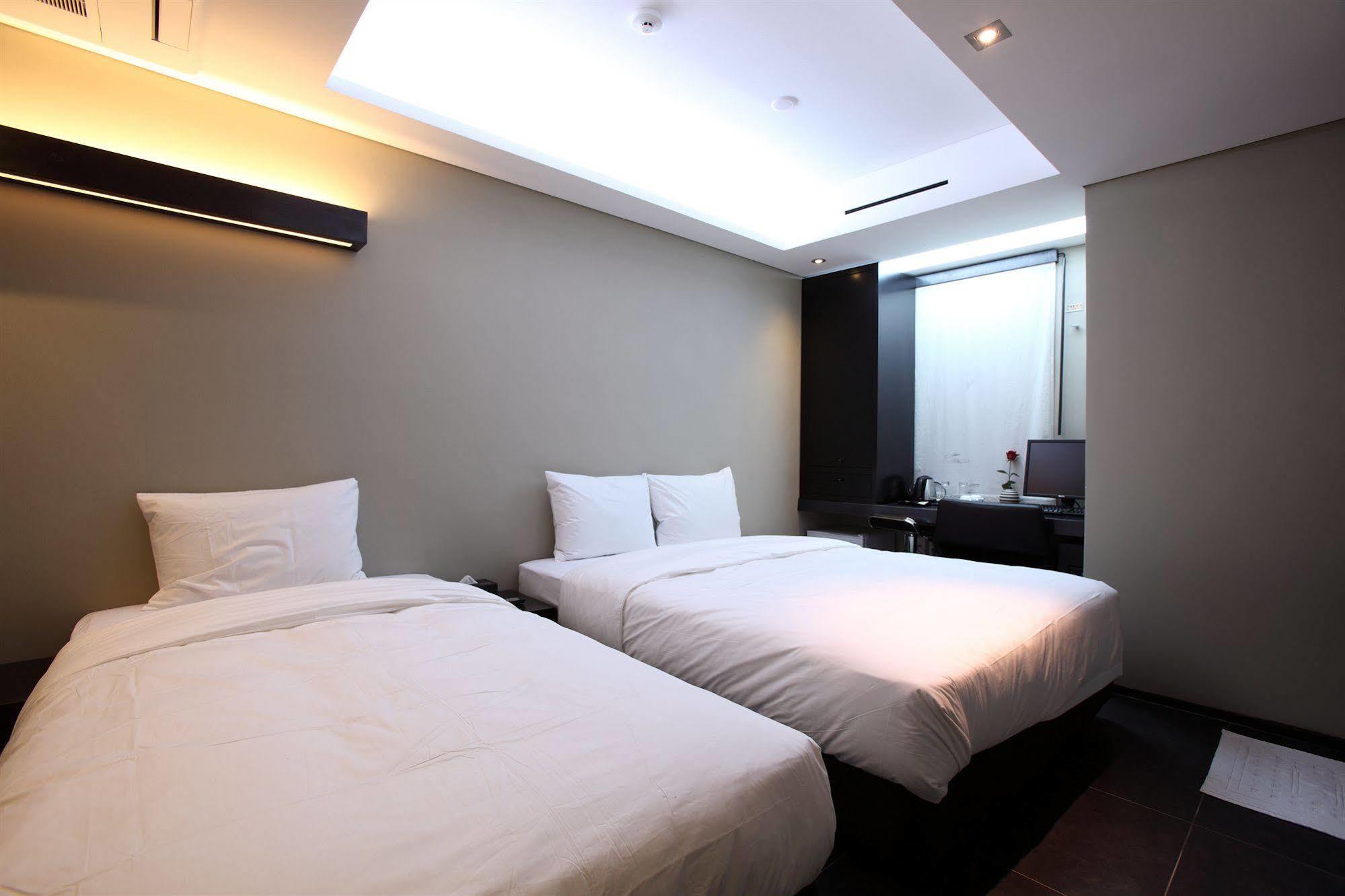 Hotel Irene Myeongdong Seoul Exterior photo